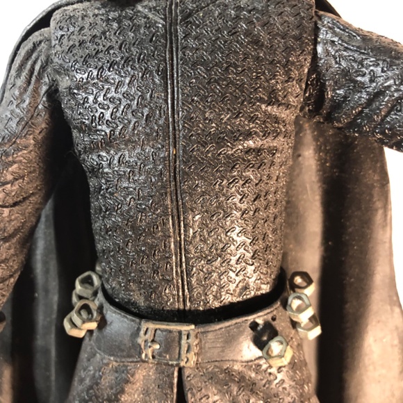 12” NECA V for Vendetta action figure (missing hands & daggers 🗡️ - Picture 6 of 12